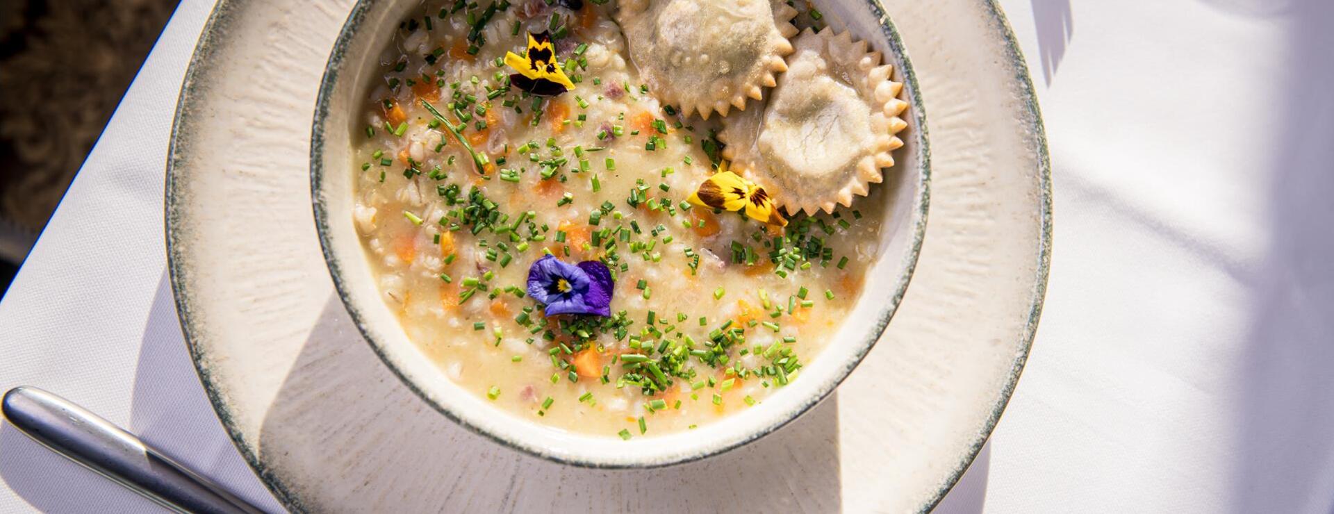 Gerstsuppe mit Tirtl